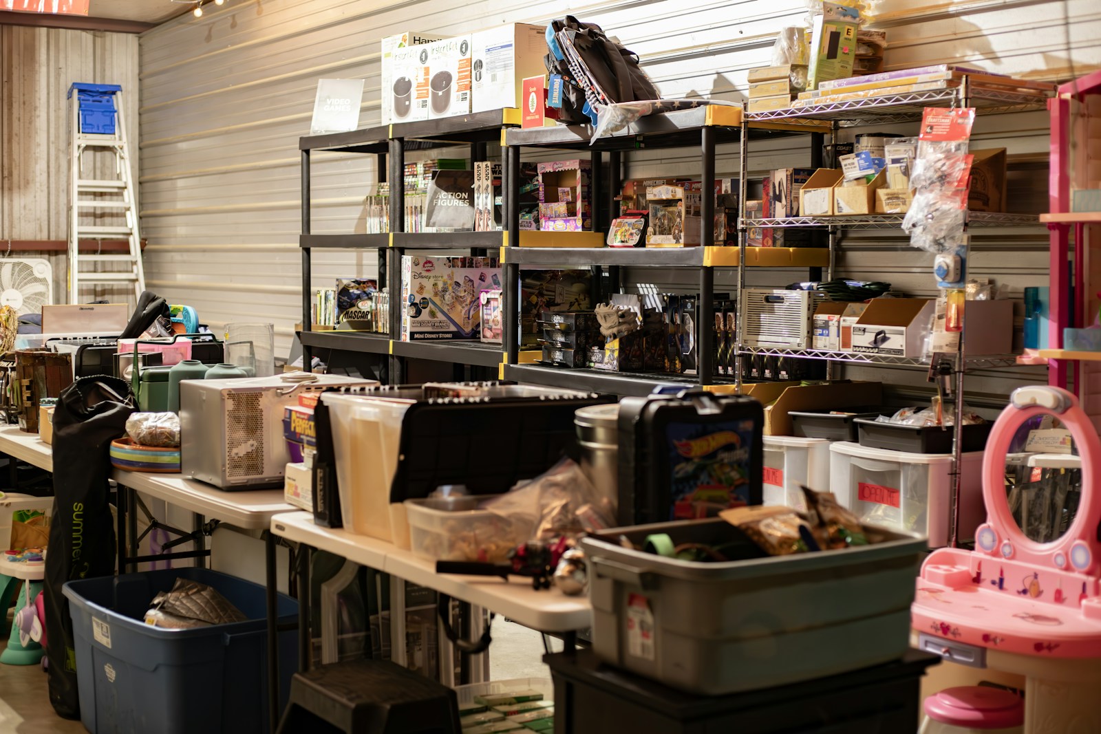 a room filled with lots of different types of items