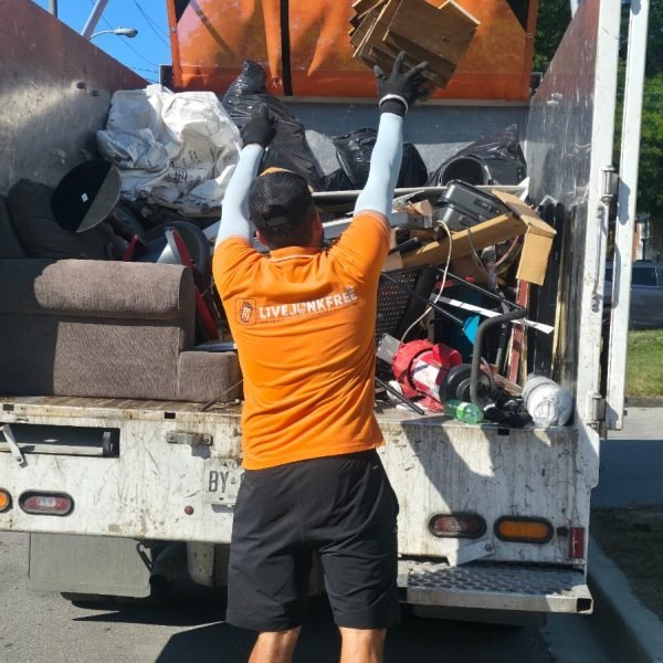 Business Cleanout Services in Mississauga