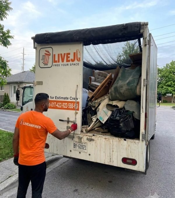 Hoarding Cleanouts in Whitchurch-Stouffville from Live Junk Free